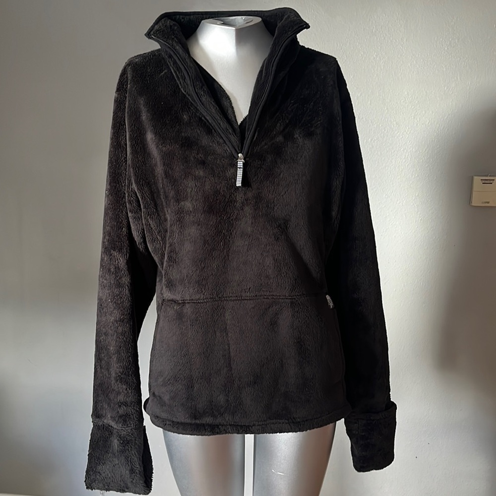 The North Face 1/4 zip pullover with Mitten sleeves